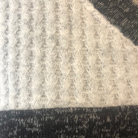 FLASH SALE 🖤🖤 Small Super soft long sleeve top - Picture 3 of 6